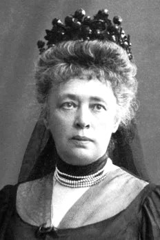 suttner-12846-portrait-mini.jpg